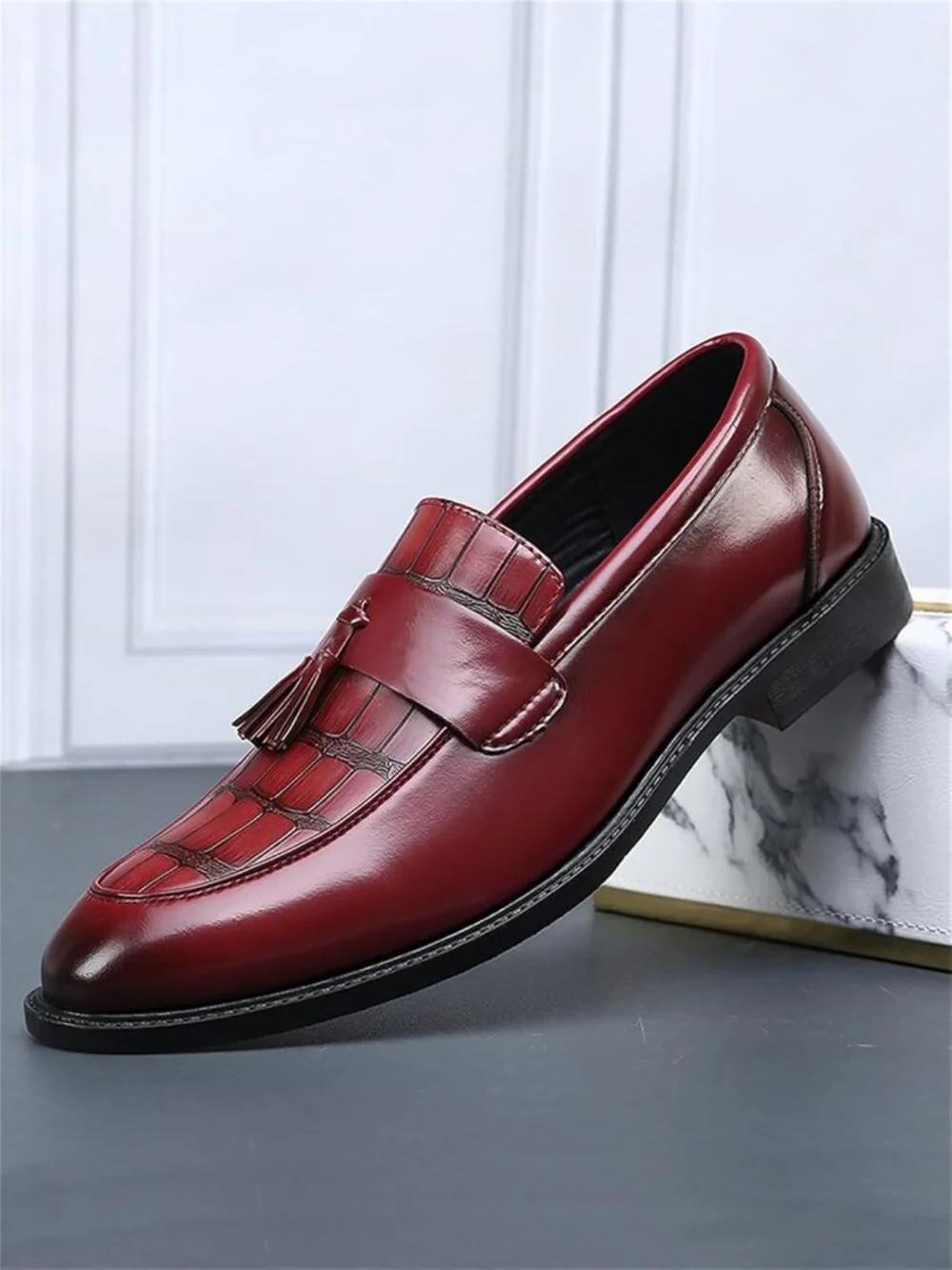 Men's Red Crocodile Print Tassel Slip On Loafer Business Formal Dress Shoes